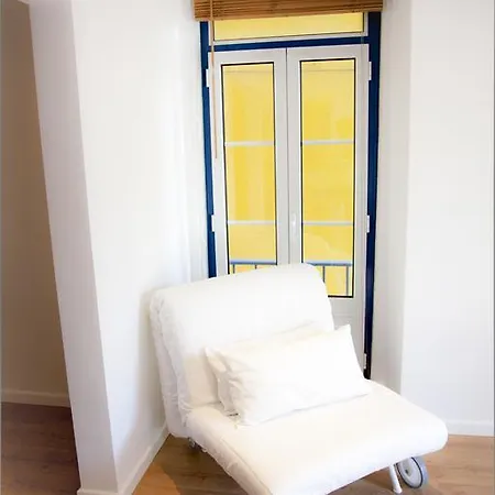 Beautiful Three Bedroom In Graca Apartament Lizbona